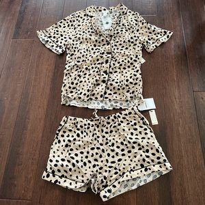 Forever 21 Animal Print Pajama Set shorts and shirt Size Small